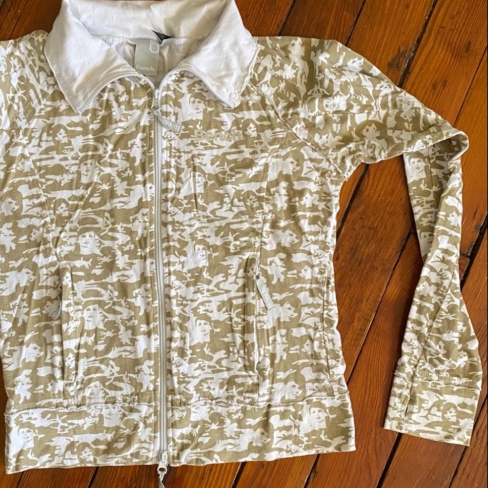 Bench. Two Way Zipper Collared Jacket White & Tan Size Large Long Sleeve